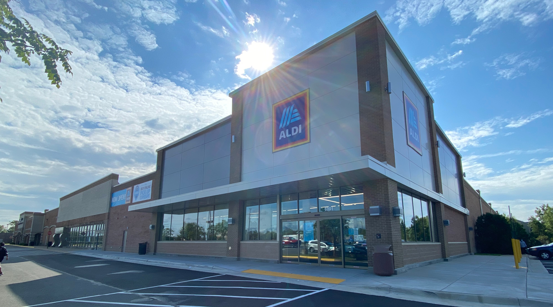 Avison Young brokers sale of premier retail center in Alexandria, VA for $14+ million