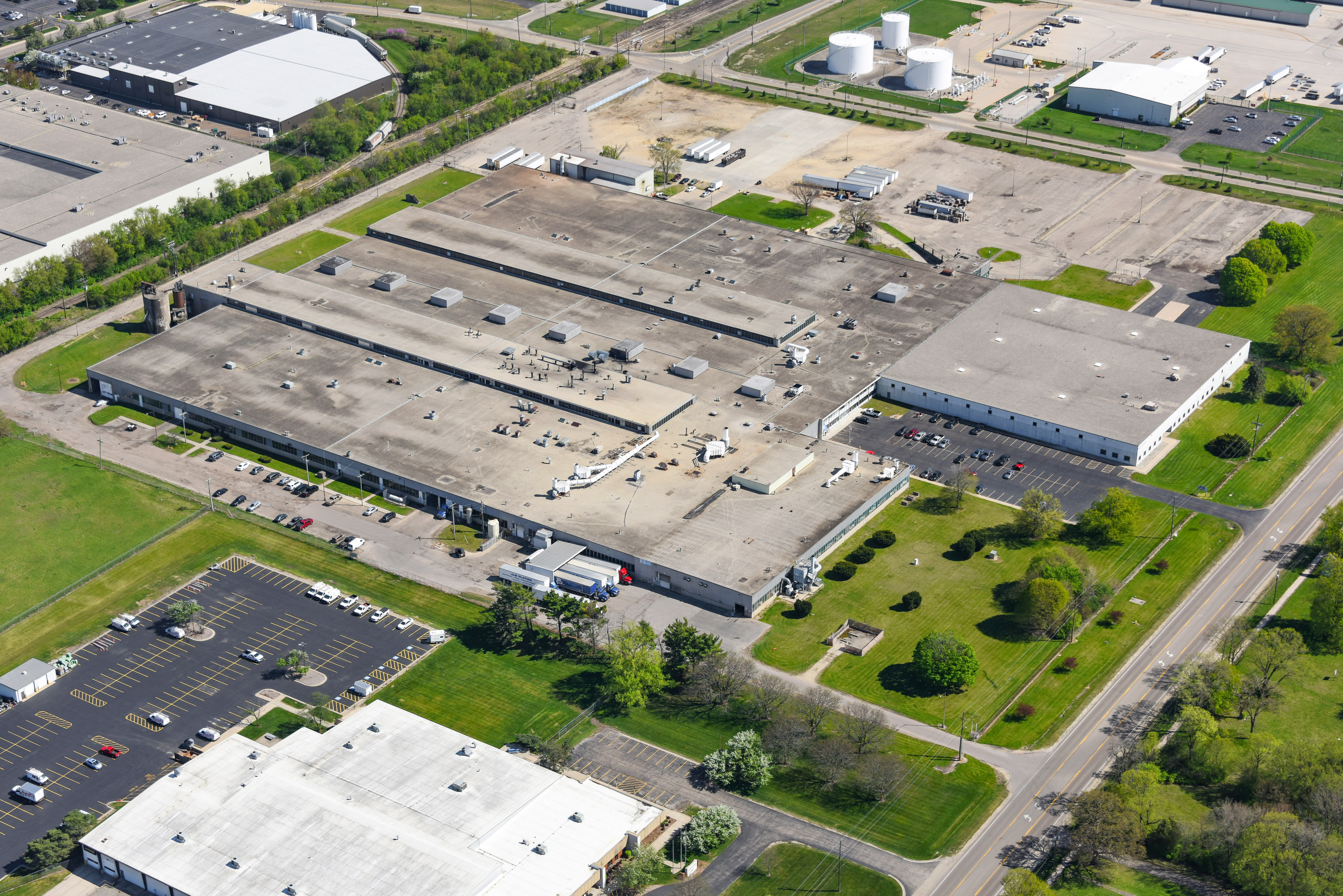 Avison Young negotiates sale of multi-tenant 650,000 SF Industrial Building